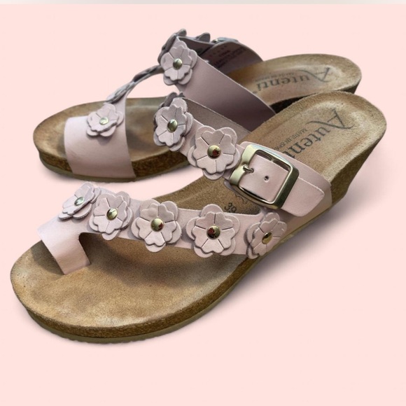 Leather Floral wedge sandals - Picture 1 of 5